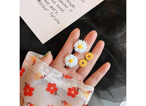 Small daisy mold